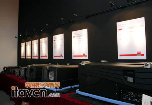 Barco 220003DLPоƬͶӰC(j)